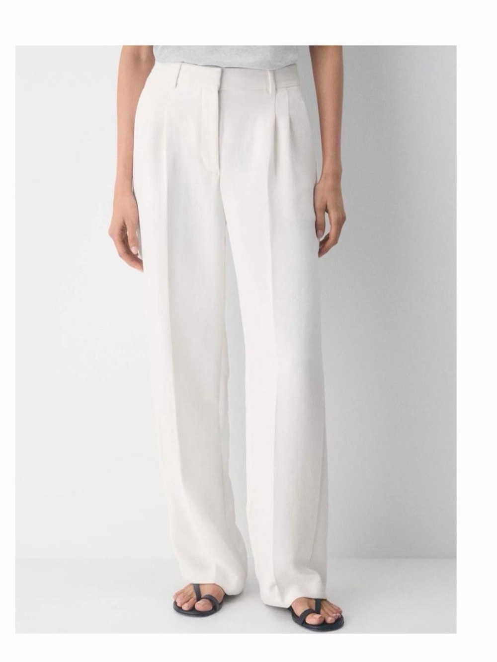 Aritzia The Effortless Pant- Crepette in Light Birch, Regular Length. *NWT*